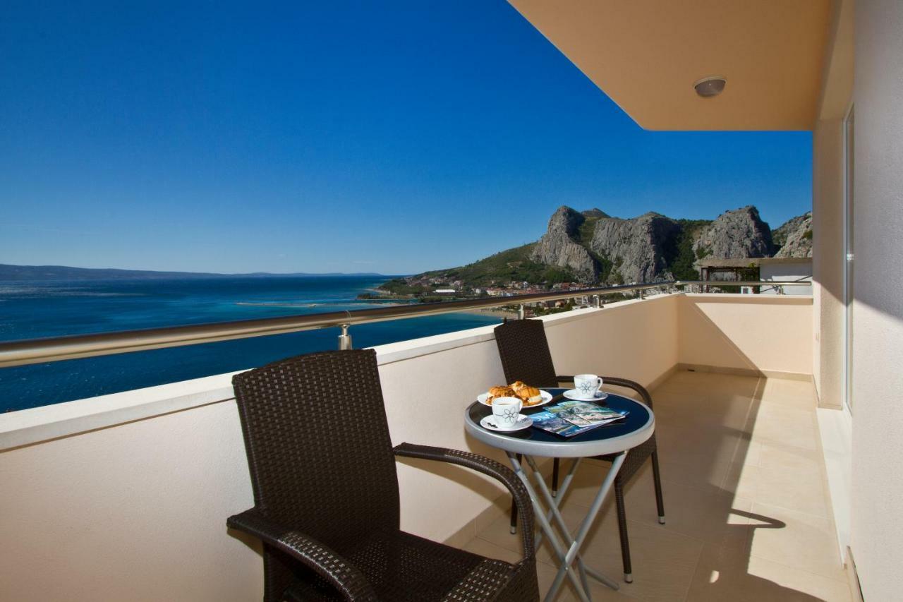 Villa Omis Michy - Family House For Big And Small Groups エクステリア 写真