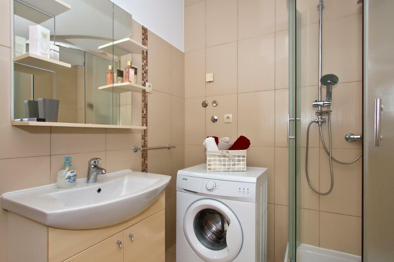 Villa Omis Michy - Family House For Big And Small Groups エクステリア 写真