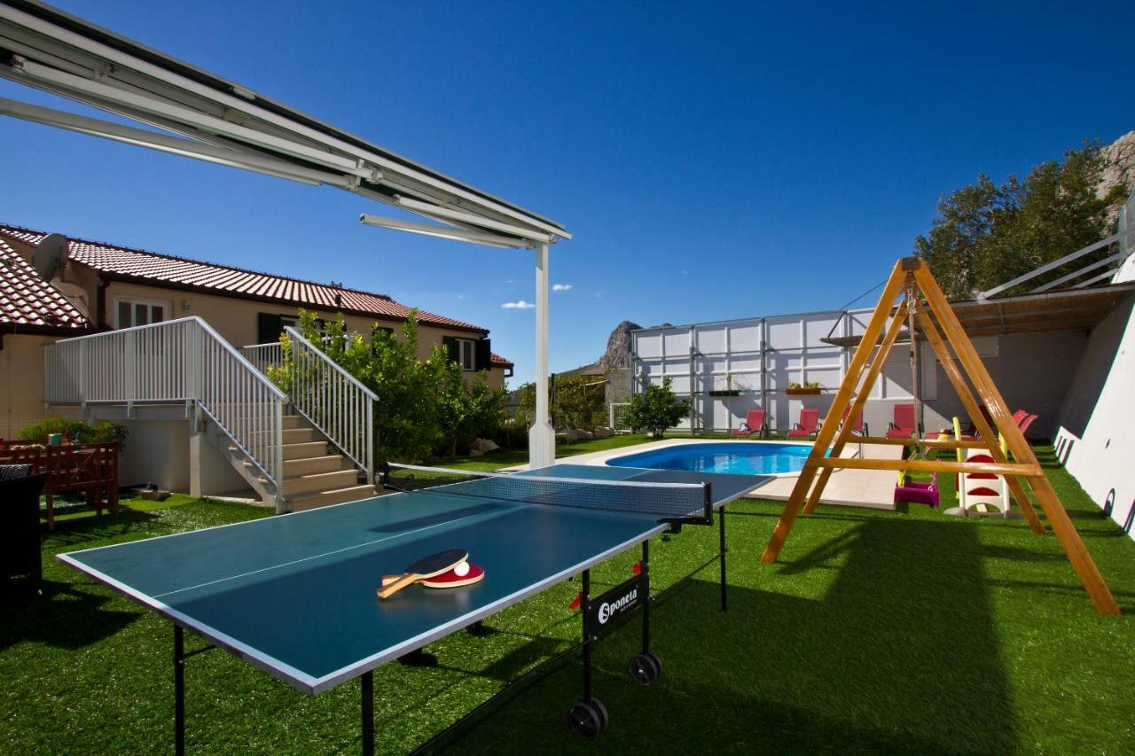 Villa Omis Michy - Family House For Big And Small Groups エクステリア 写真