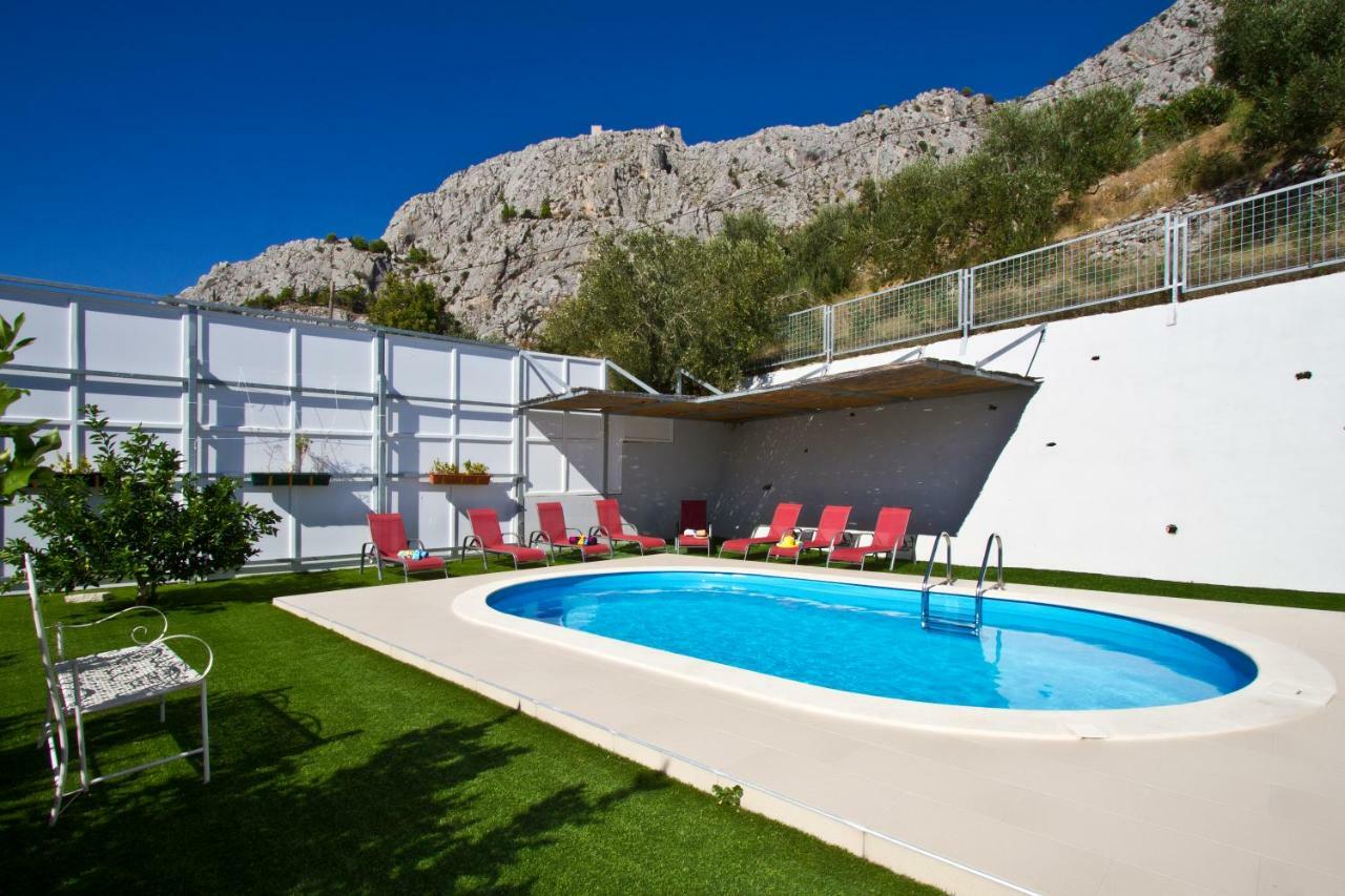 Villa Omis Michy - Family House For Big And Small Groups エクステリア 写真