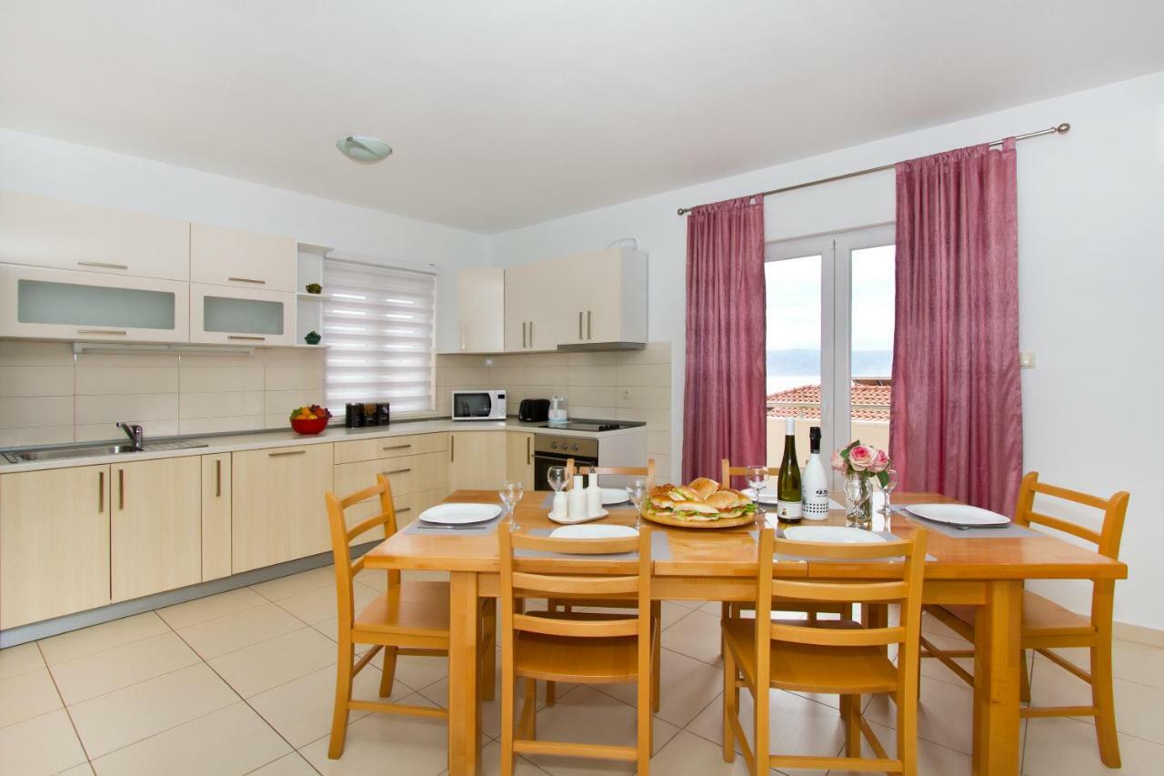 Villa Omis Michy - Family House For Big And Small Groups エクステリア 写真