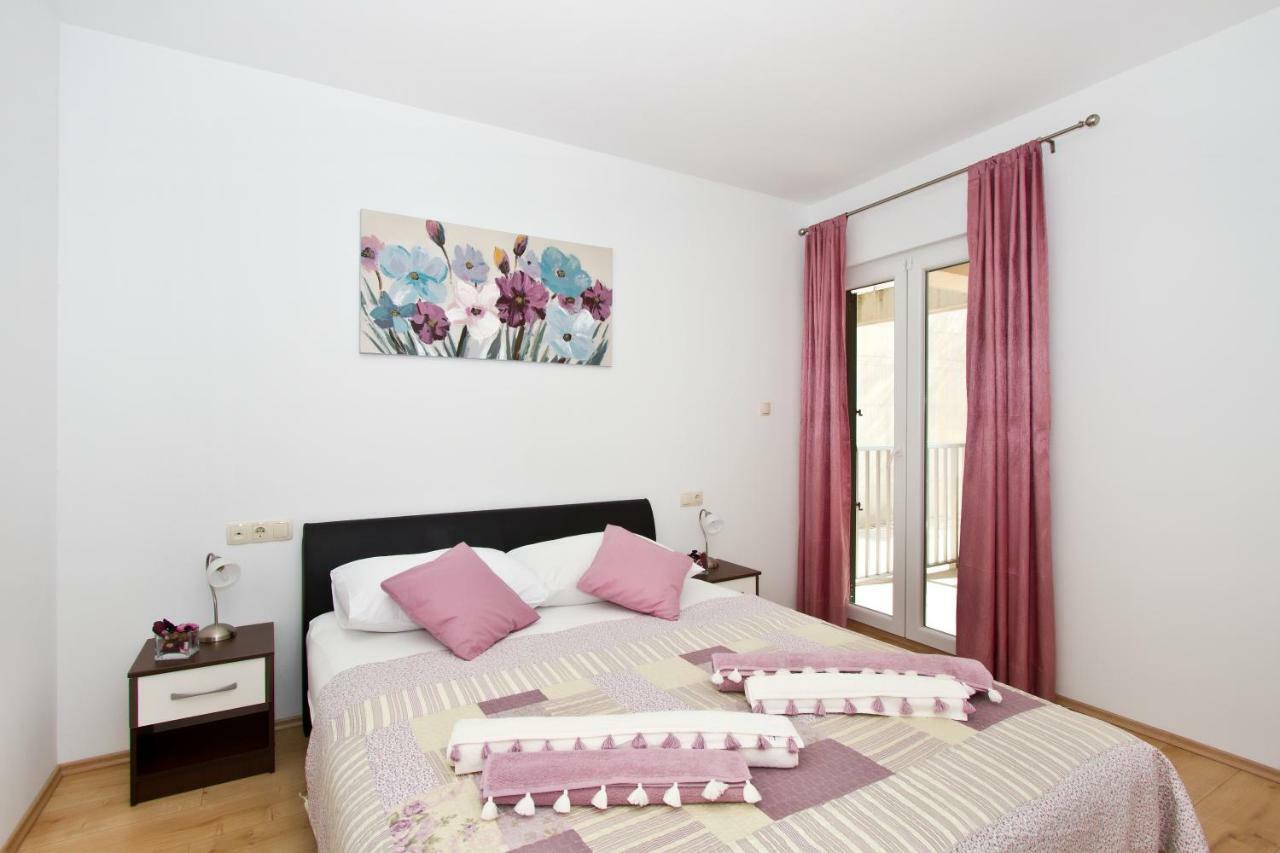 Villa Omis Michy - Family House For Big And Small Groups エクステリア 写真