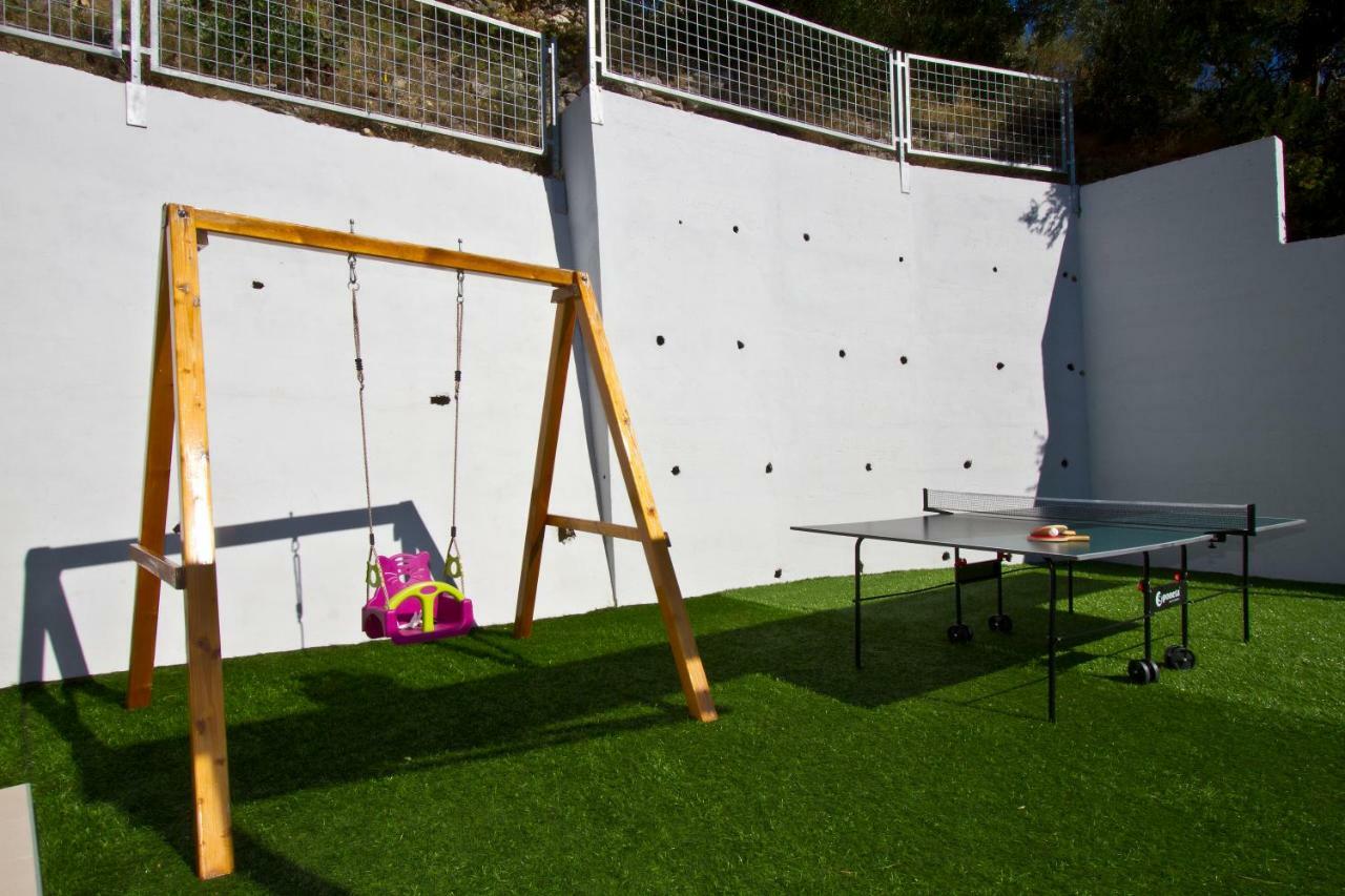 Villa Omis Michy - Family House For Big And Small Groups エクステリア 写真